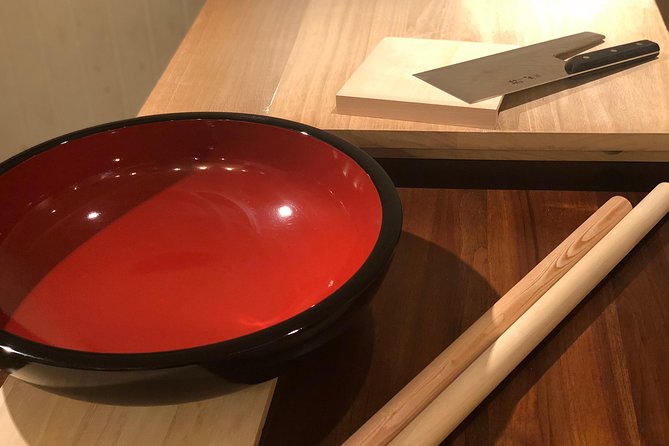 A pairing experience in Sapporo where you can enjoy tempura and 3 kinds of Hokkaido-only sake, along with a soba-noodle making experience! - The small private format