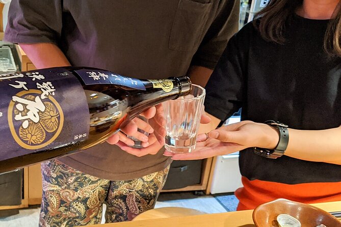 All-You-Can-Drink Sake Tasting Tour in Nagoya - What the guide adds to the experience