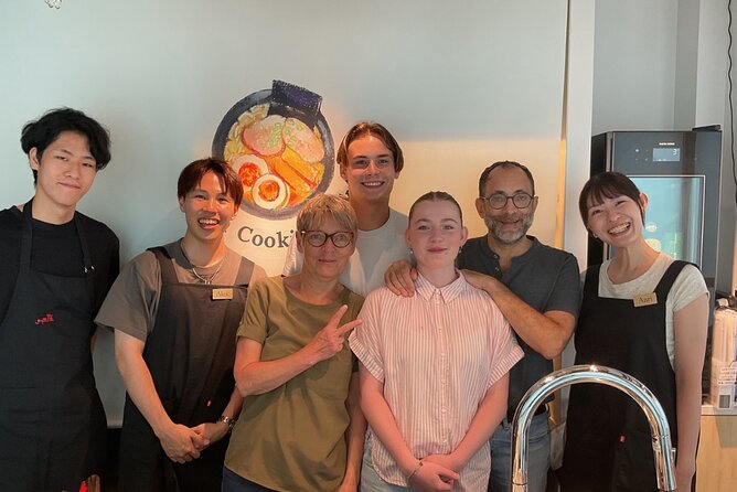 Cozy Tokyo Class: Ramen, Sushi, Sake Pairing & Cultural Exchange - Why the small group matters