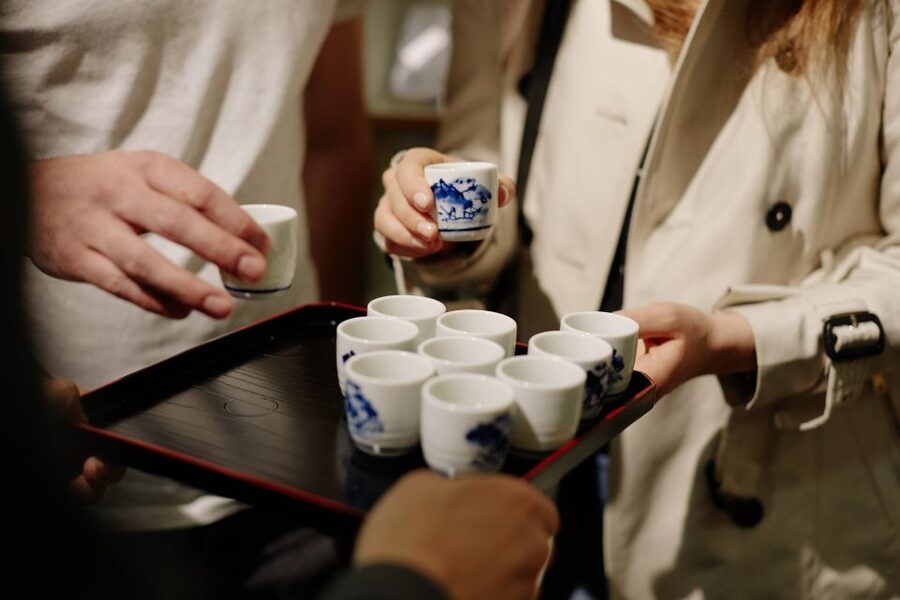 Düsseldorf: Sushi, Sake & Japanese Lifestyle Tour - Seeing Düsseldorf’s Japanese everyday life