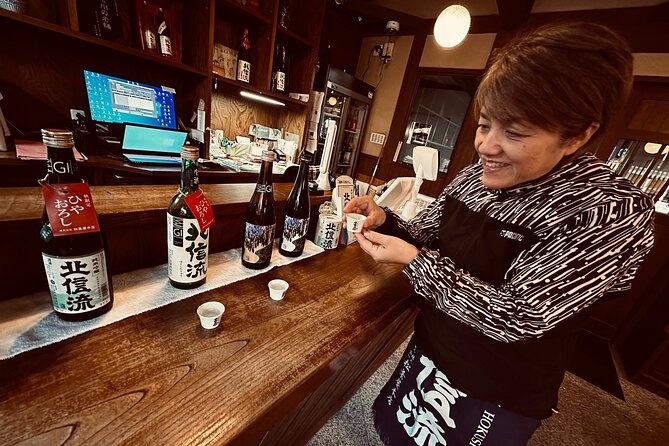 Heritage Town, Cuisine, Sake & Art: Explore Hokusai in Obuse - Lunch in an open-kitchen restaurant