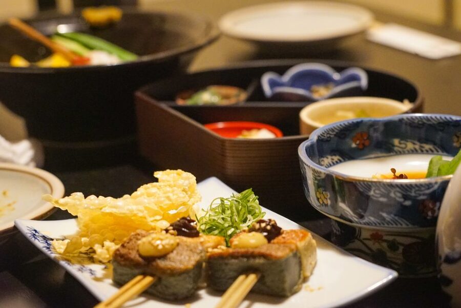 Kyoto: Foodie Night Tour in Gion with 9 dishes + 6 Sake - Who should book this Kyoto night tour?