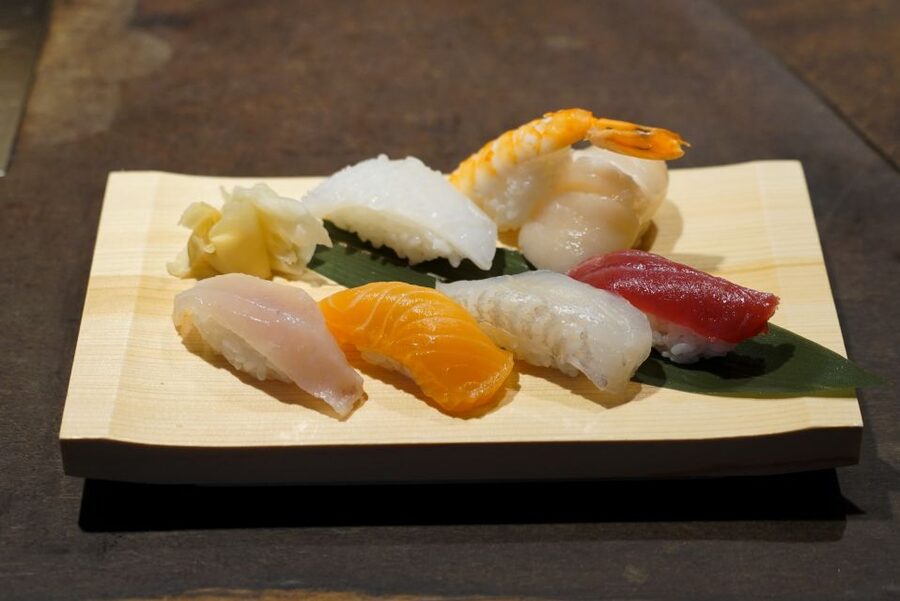 Kyoto: Foodie Night Tour in Gion with 9 dishes + 6 Sake - A guide can make or break the night