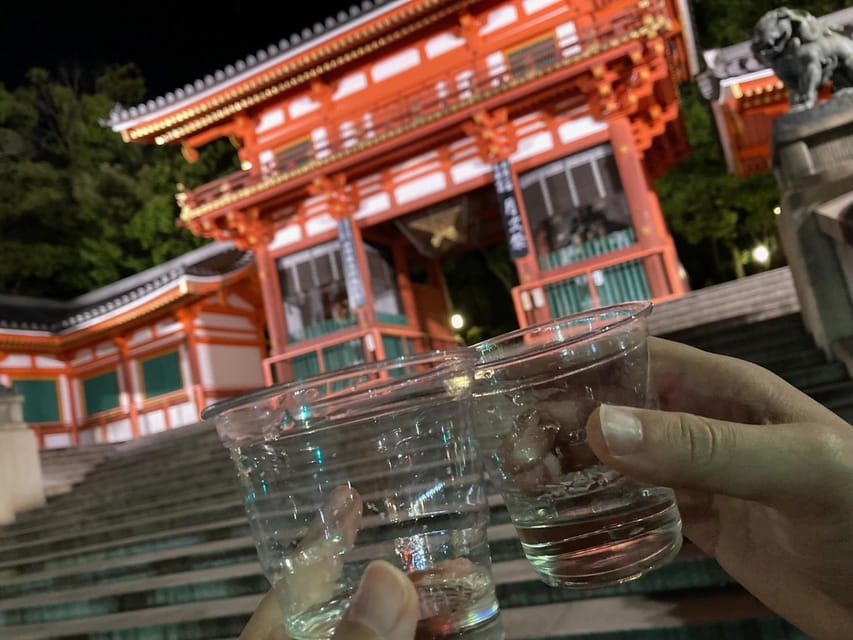 Kyoto: Gion Evening Walk with Hidden Gems, Geisha & Sake - Yasaka Pagoda under the evening lights