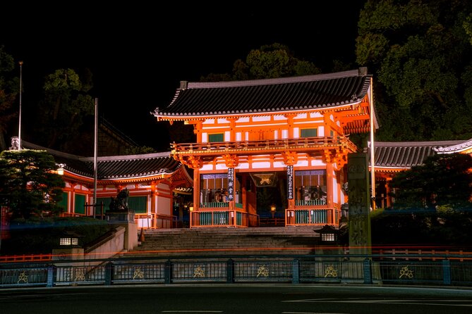 Kyoto: Gion Geisha District & Sake-in-Hand Walking Tour - Yasui-Konpiragu and the meaning of a shrine visit