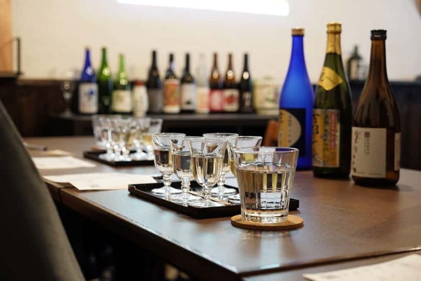 Kyoto: Insider Sake Experience with 7 Tastings and Snacks - Who should book this experience