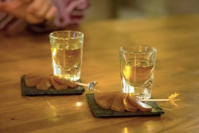 Kyoto Luxury Sake, Whisky and Cocktail Tour - A lantern-lit start near Kawaramachi