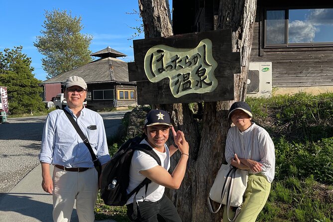 Mt FUJI - Panoramic Tour w/ Hoto Lunch, JP Sake & Onsen tatto OK! - Snacks at Dangozaka and sake at Sasaichi
