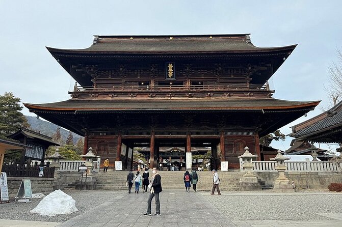 Nagano: Snow Monkey and Zenkoji Temple Free Sake Taste Day Tour - Matsumoto Castle may be too much for one day
