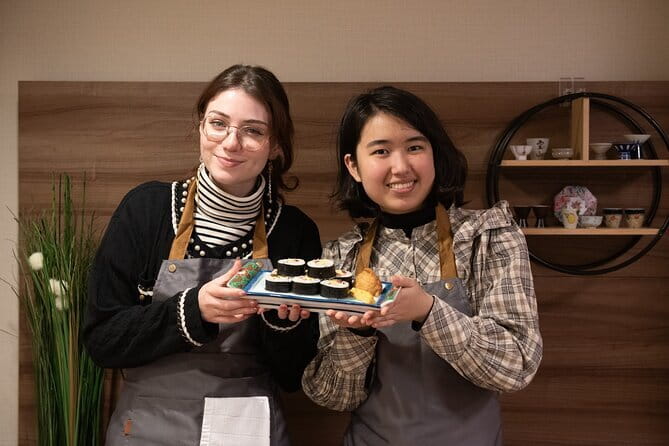 Nishiki Market, Private Sushi class & Sake Tasting in Townhouse - Nishiki Market: Kyoto ingredients in a five-block arcade