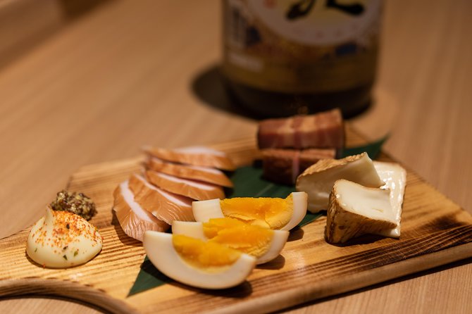 Sake Tasting Masterclass in Shinjuku (8+ Varieties with a Pro) - Who should book this experience