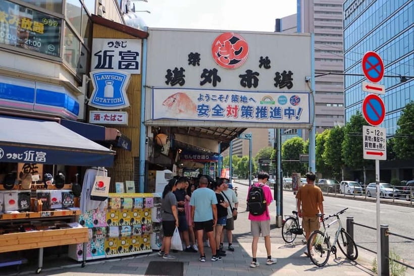 Tokyo: Private Tsukiji Street Food & Sake with Local Guide - Who will get the most from this walk