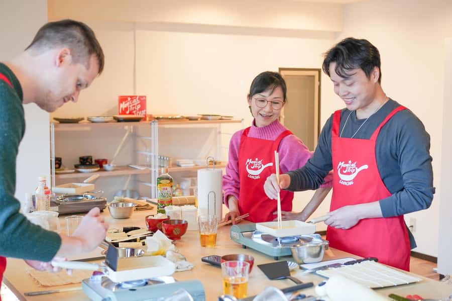 Tokyo: Sushi Cooking Class with Sake Tasting - Key points to know before booking