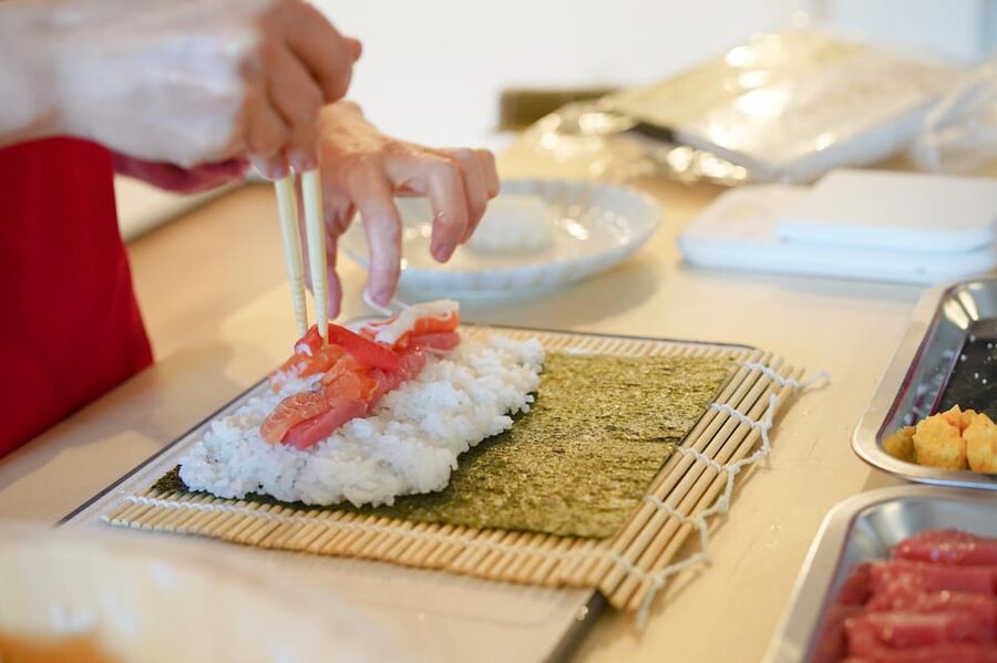 Tokyo: Sushi Cooking Class with Sake Tasting - Asakusa and Kappabashi after lunch